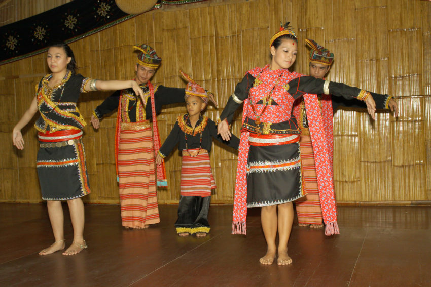 Linangkit Cultural Village